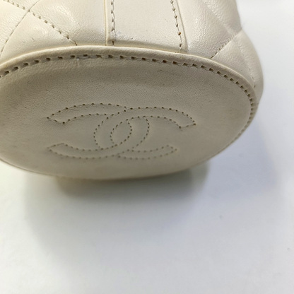 CHANEL CROWN BOX VANITY Small White Calf Leather Quilted Crossbody Shoulder Bag-(SKU)-959504326