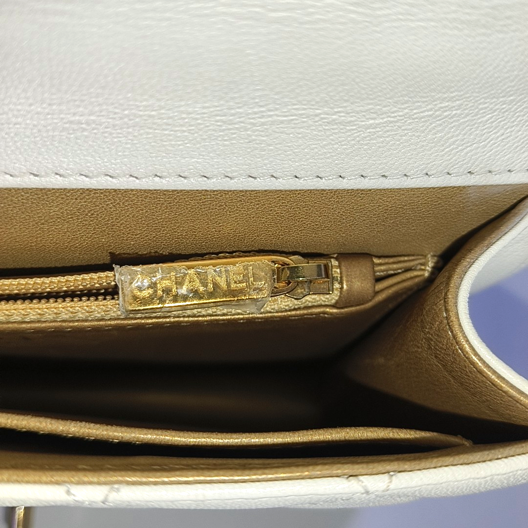 CHANEL CLASSIC VERTICAL PEARL White Lamb Leather Quilted Crossbody Bag Single Shoulder Bag Detachable Strap-(SKU)-960511595