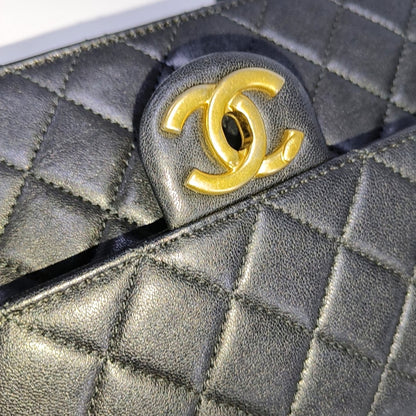 CHANEL CLASSIC VERTICAL PEARL medium black leather quilted diamond-stitched shoulder bag crossbody bag gold hardware 28 carat-(SKU)-966148569