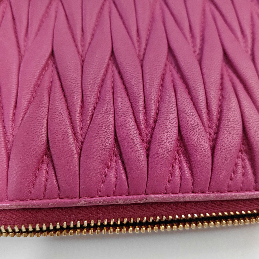 Miu Miu Pink sheepskin quilted wallet Golden hardware-(SKU)-946701316