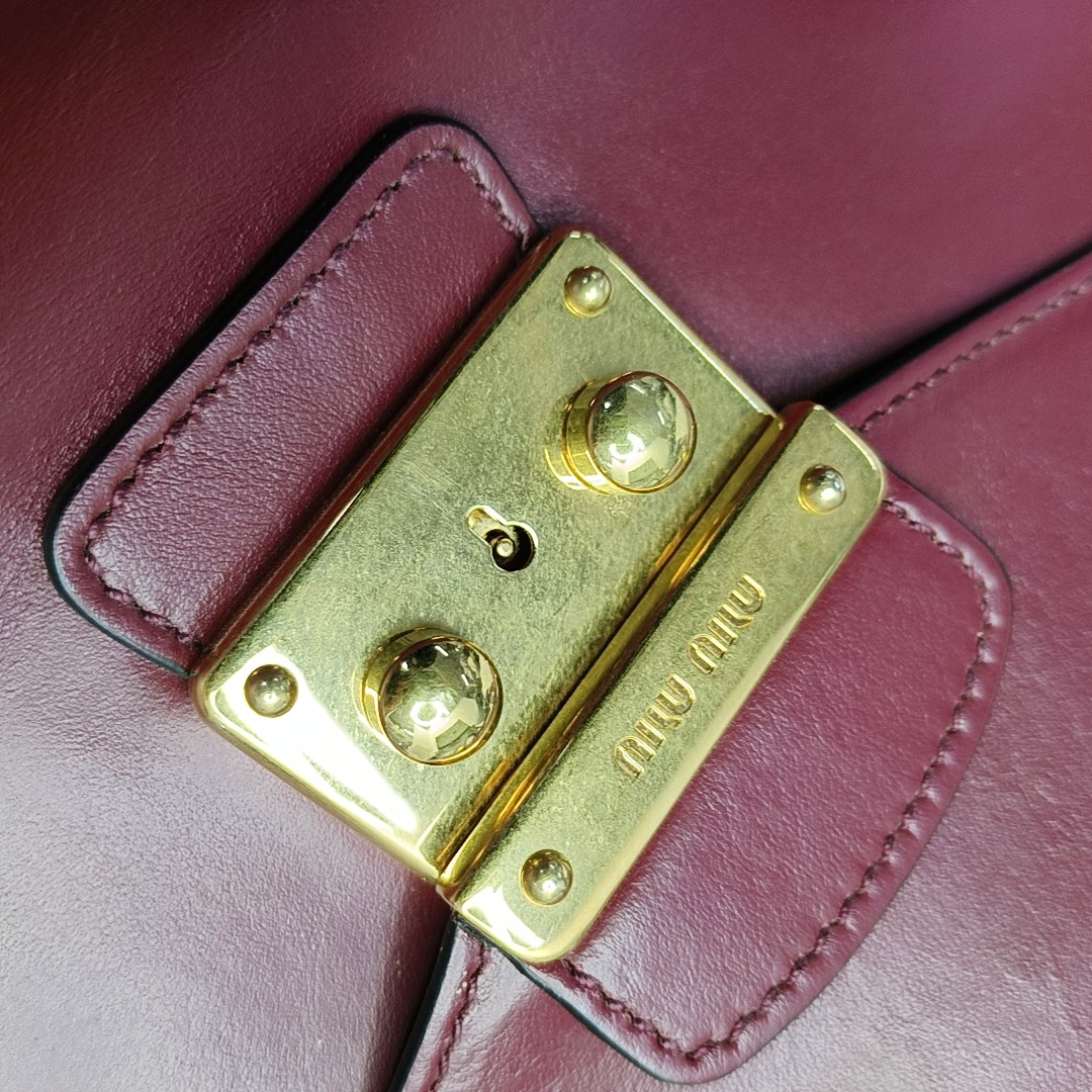 Miu Miu Burgundy leather handbag, single shoulder bag Golden hardware Removable shoulder strap-(SKU)-949081414
