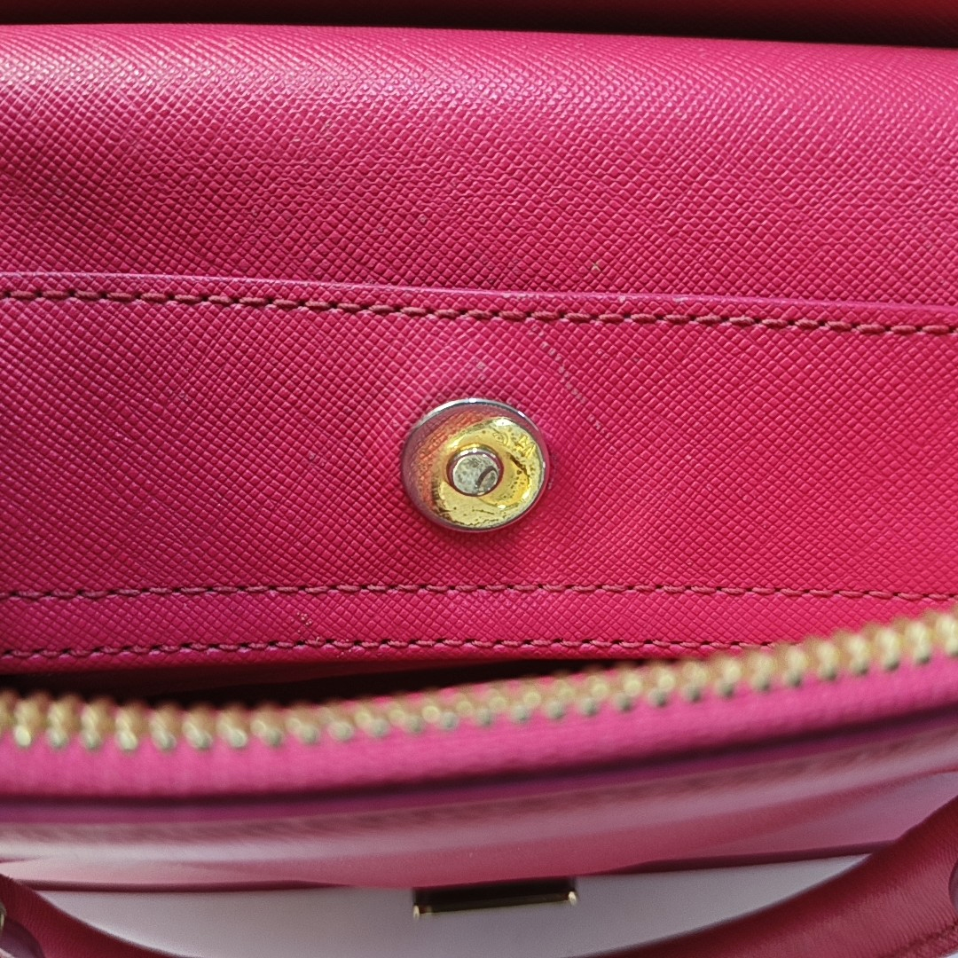 MCM NUOVO Hot Pink Leather Shoulder and Handbag Golden hardware Removable shoulder strap-(SKU)-943468994