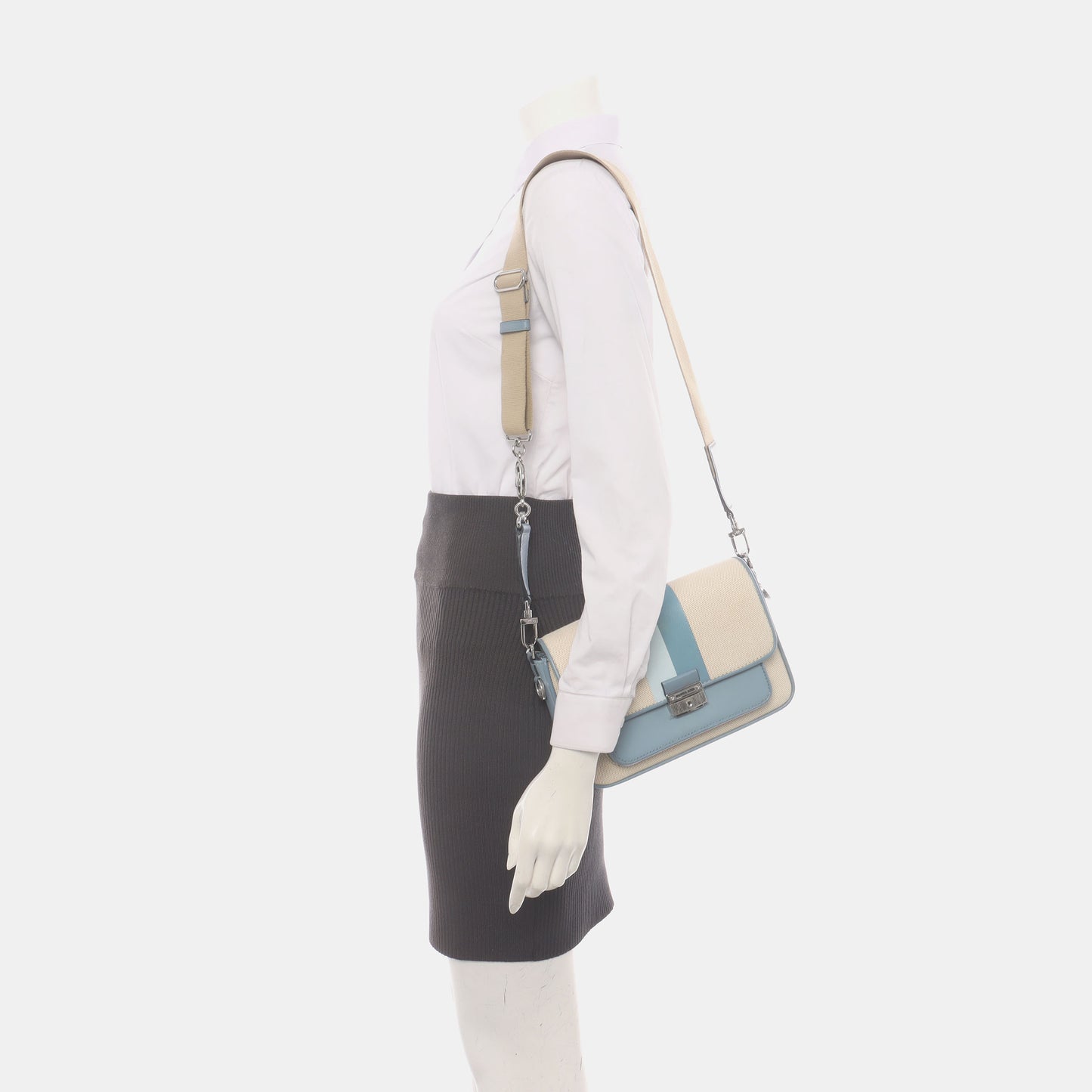 MICHAEL KORS White Canvas Single Shoulder Bag Handbag Silver Hardware shoulder straps-(SKU)-936597346