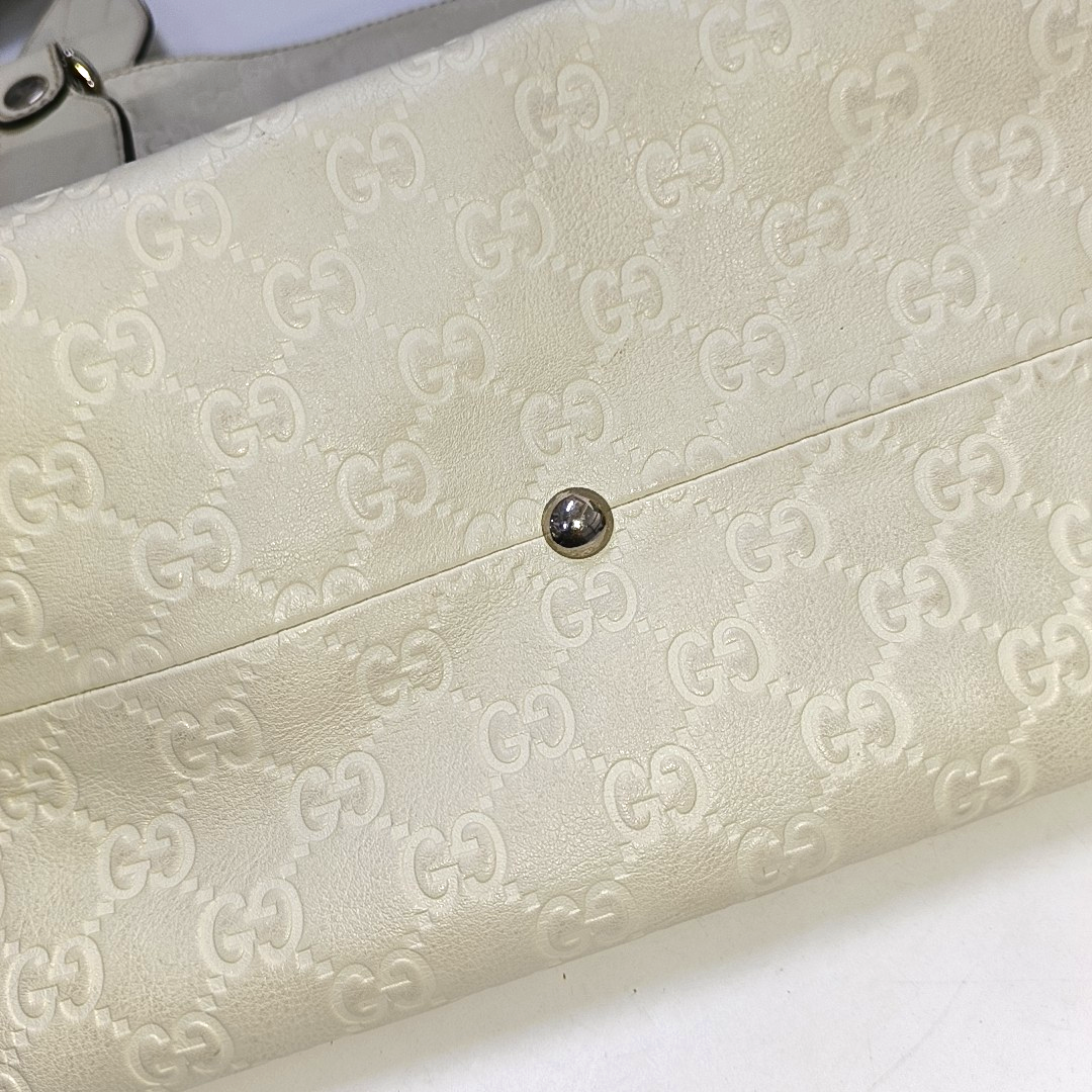 GUCCI Tote bag Beige leather old flower embossed single shoulder bag, crossbody bag Silver Hardware-(SKU)-942708264