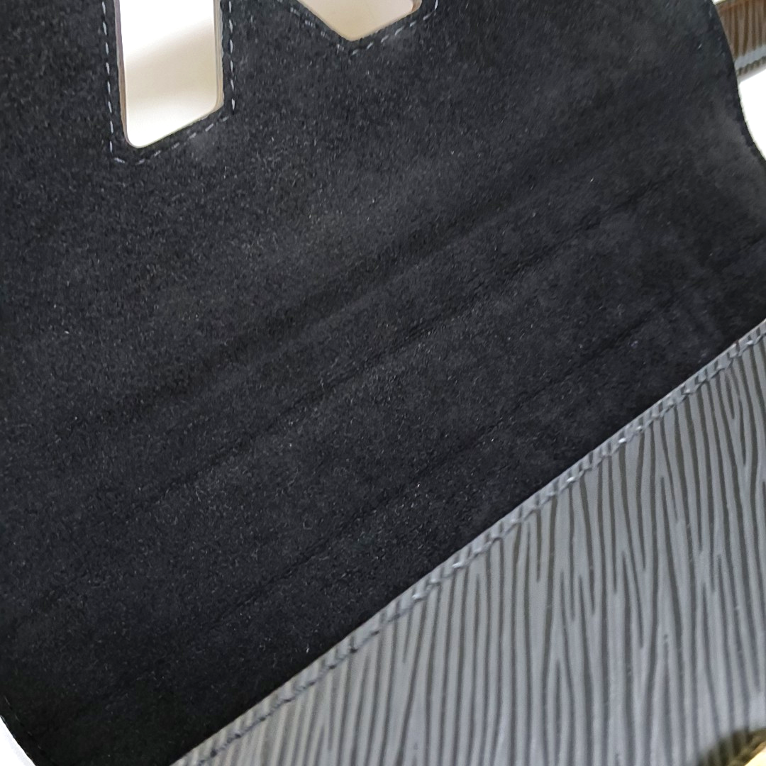 LOUIS VUITTON TWIST Medium size black EPI leather water wave crossbody bag single shoulder bag handbag golden hardware detachable shoulder strap accessories complete-(SKU)-961570654