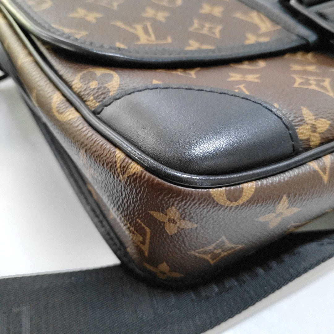 LOUIS VUITTON ARCHY Medium Brown Coated Canvas Monogram Crossbody Bag Single Shoulder Bag Black Hardware-(SKU)-968049345