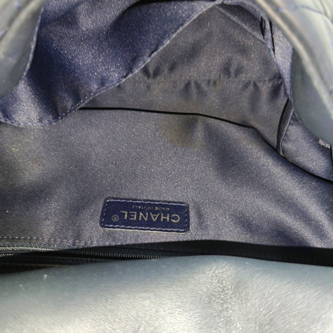 CHANEL CLASSIC FLAP Medium Deep Blue Lamb Skin Cannage Quilted Single Shoulder Bag Crossbody Bag Silver Hardware 18 Clasp-(SKU)-970159990