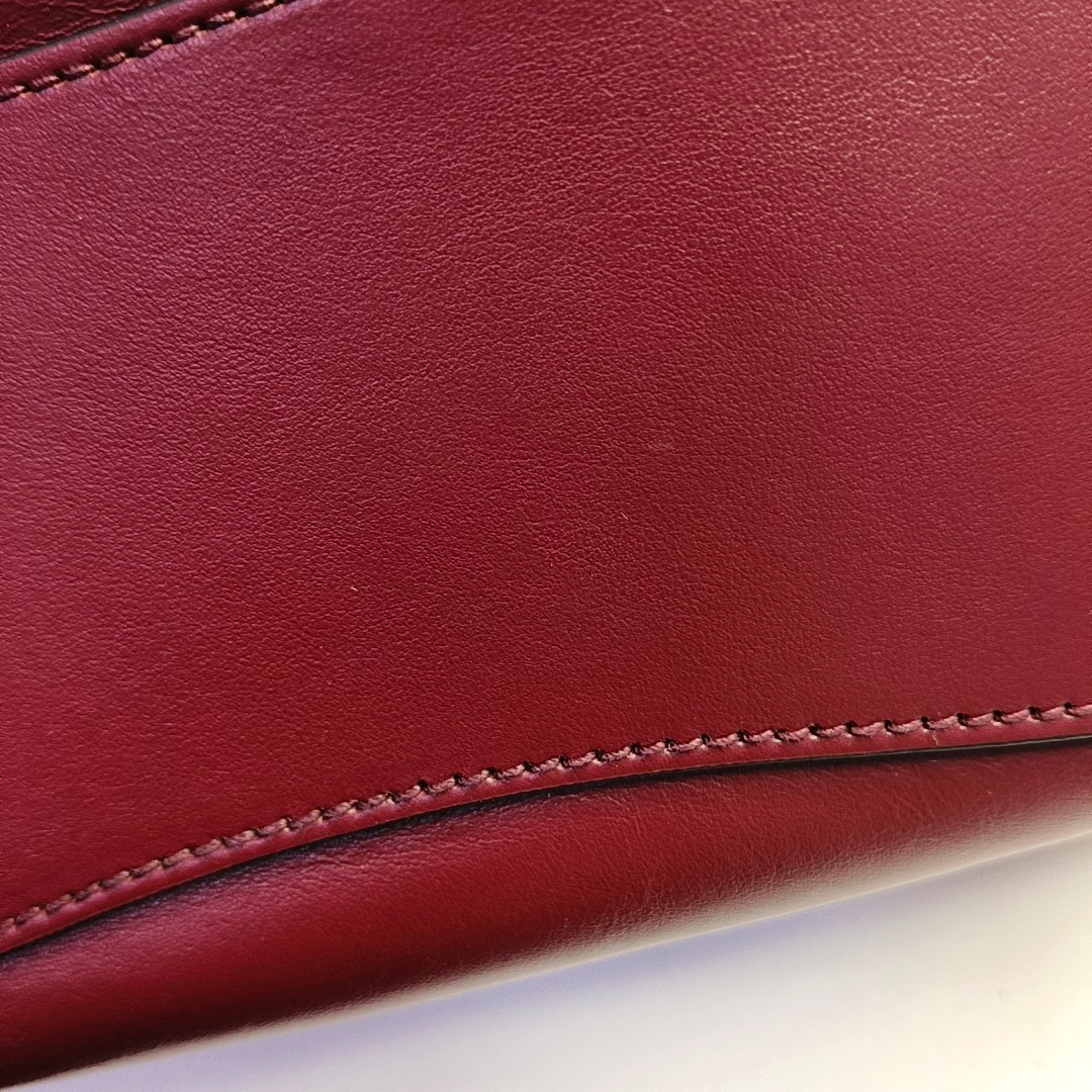 Miu Miu Burgundy leather handbag, single shoulder bag Golden hardware Removable shoulder strap-(SKU)-949081414
