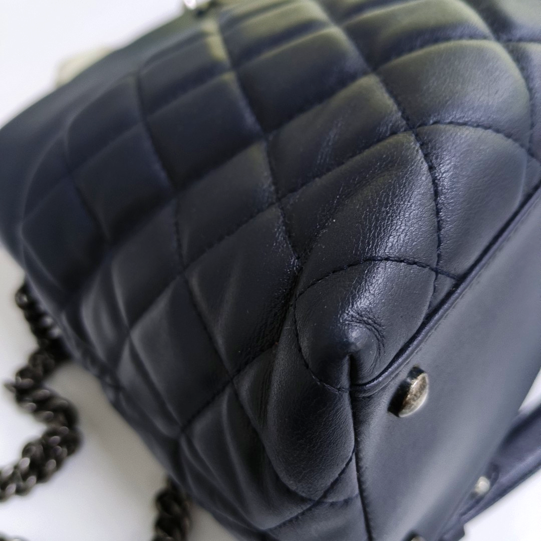 CHANEL PORTOBELLO Blue Calfskin Quilted Matelassé Shoulder Bag Crossbody Bag Handbag Rutenium Hardware 22 Clasp-(SKU)-958286214