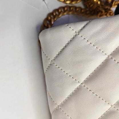 CHANEL CLASSIC FLAP white lambskin quilted diamond pattern crossbody bag shoulder bag gold hardware-(SKU)-969982719