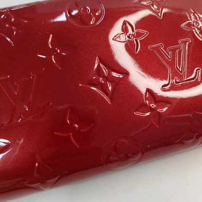 LOUIS VUITTON PORTE MONNAIE Red patent leather embossed wallet Golden hardware-(SKU)-954356366