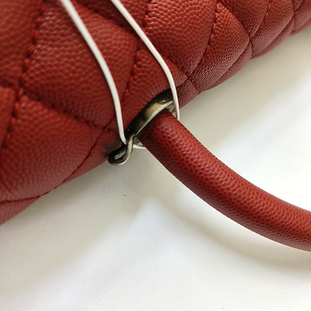 CHANEL COCO HANDLE Large size brick red grained leather quilted diamond pattern Coco Handle bag shoulder bag crossbody bag with silver hardware 23 opening and removable shoulder strap-(SKU)-952642584