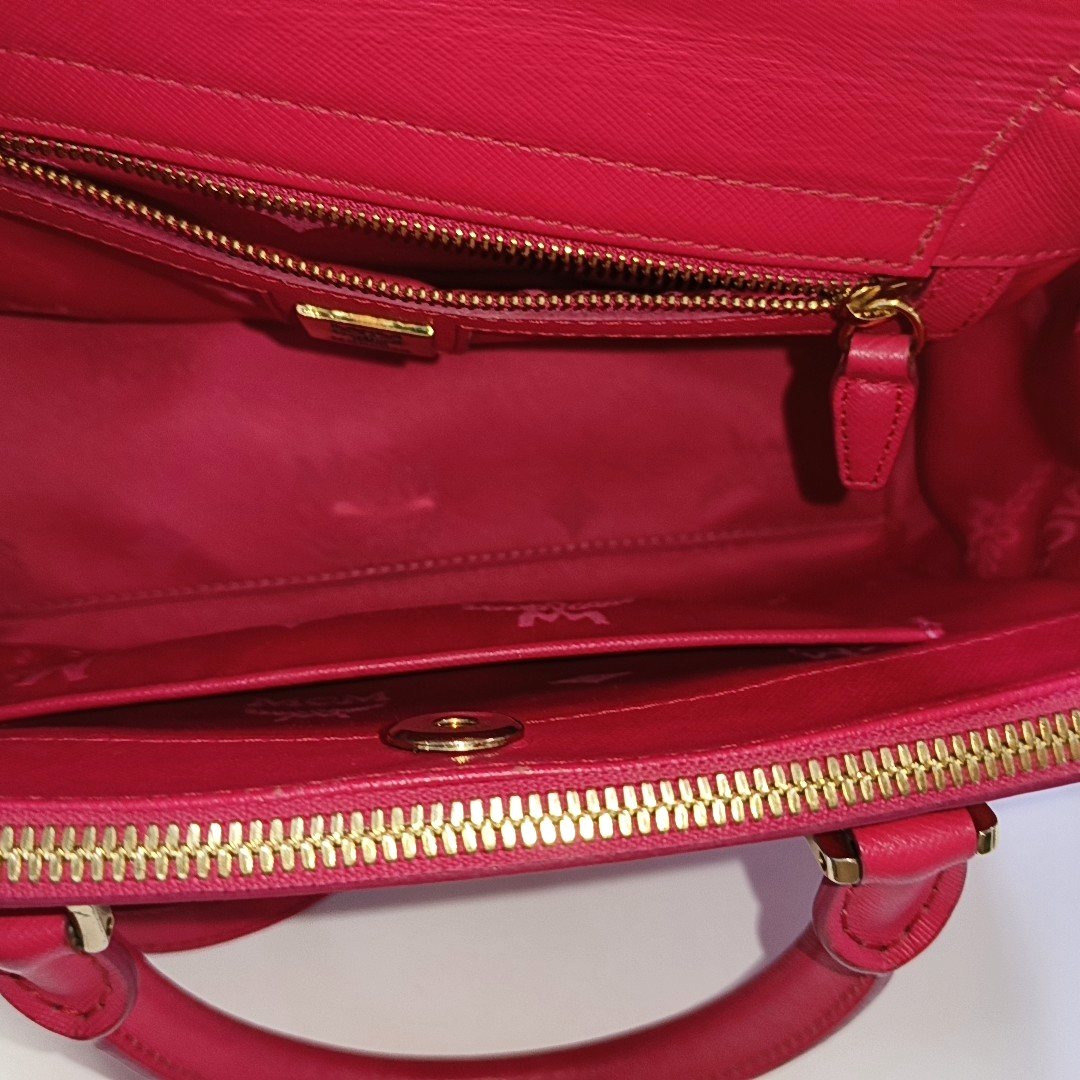 MCM NUOVO Hot Pink Leather Shoulder and Handbag Golden hardware Removable shoulder strap-(SKU)-943468994