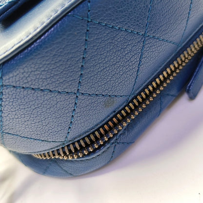 CHANEL COCO CURVE Blue Calfskin Quilted Matelassé Shoulder Bag Handbag Crossbody Bag Golden Hardware 23 Clasp-(SKU)-968038724