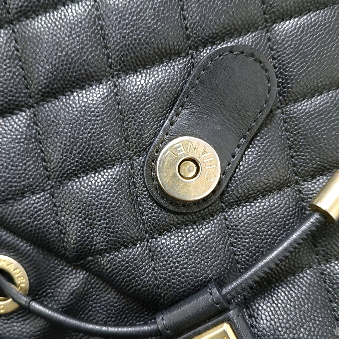 CHANEL FILIGREE black grained leather quilted shoulder bag, crossbody bag, handbag with gold hardware and 25 chain links-(SKU)-964770132