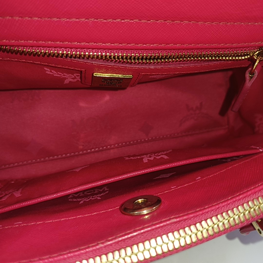 MCM NUOVO Hot Pink Leather Shoulder and Handbag Golden hardware Removable shoulder strap-(SKU)-943468994