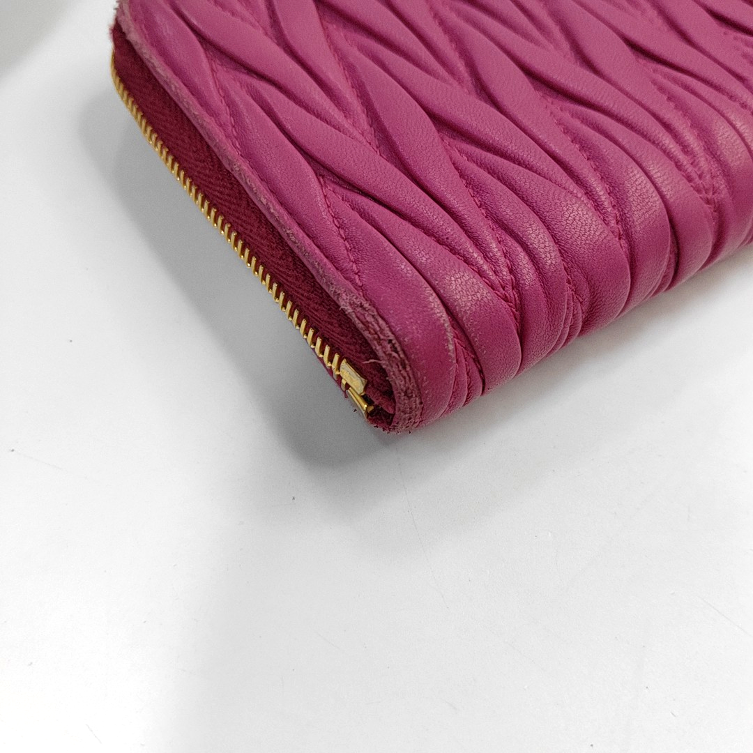 Miu Miu Pink sheepskin quilted wallet Golden hardware-(SKU)-946701316