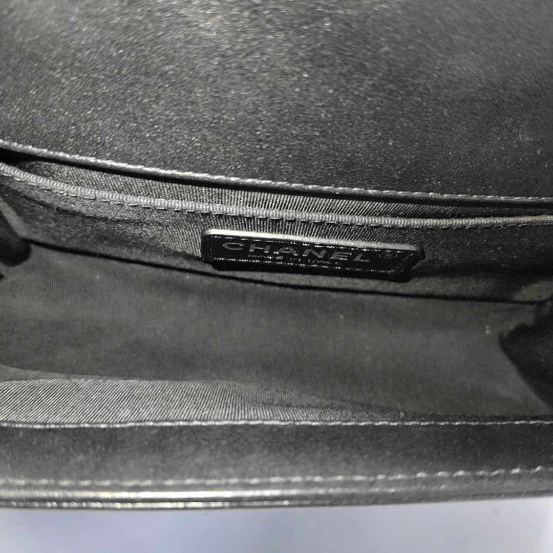 CHANEL BOY CHANEL Small Multicolor Embossed Leather Shoulder Bag Crossbody Palladium Hardware 20 Clasp Removable Strap-(SKU)-931095123