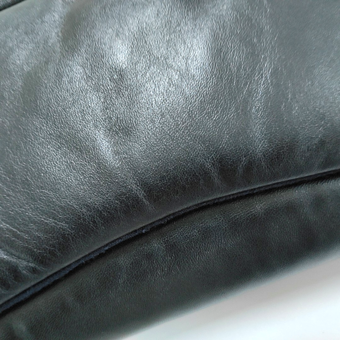 CHANEL VINTAGE PUFFY Black Lamb Leather Handbag with Gold Hardware 28 opening-(SKU)-954943772