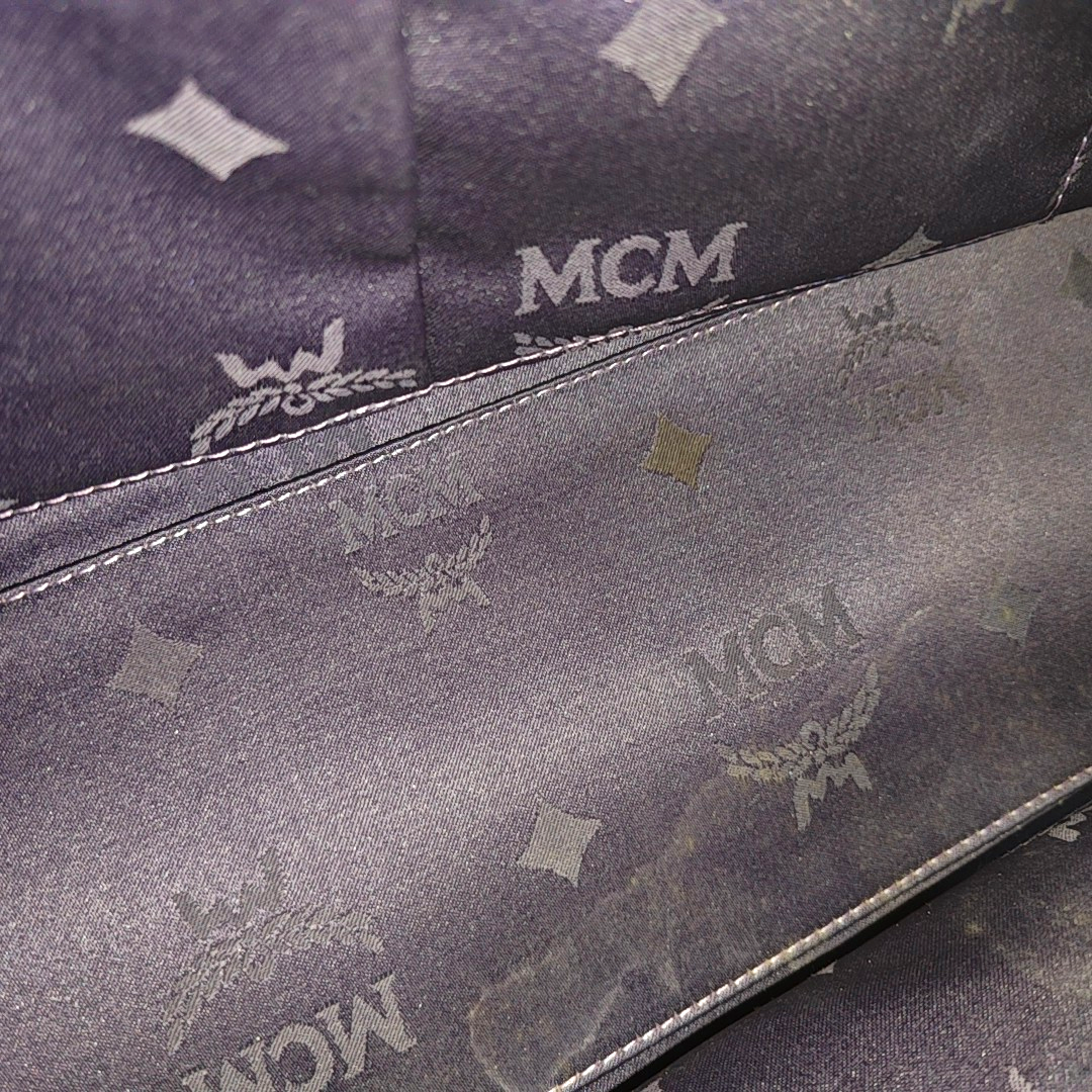 MCM NUOVO Purple Leather Crossbody Handbag Single Shoulder Bag Golden hardware Removable shoulder strap-(SKU)-951703920