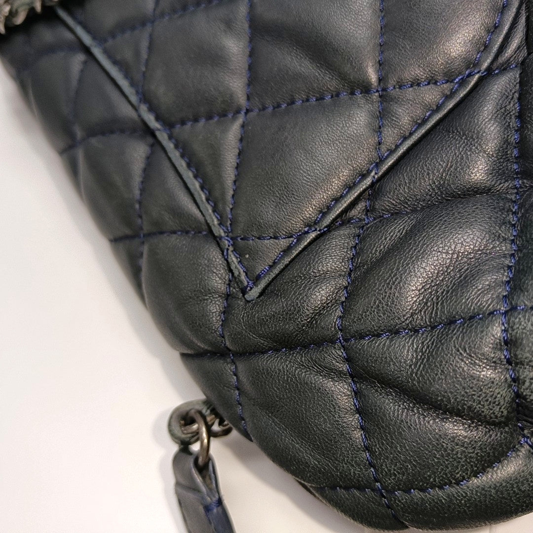 CHANEL CLASSIC FLAP Medium Deep Blue Lamb Skin Cannage Quilted Single Shoulder Bag Crossbody Bag Silver Hardware 18 Clasp-(SKU)-970159990