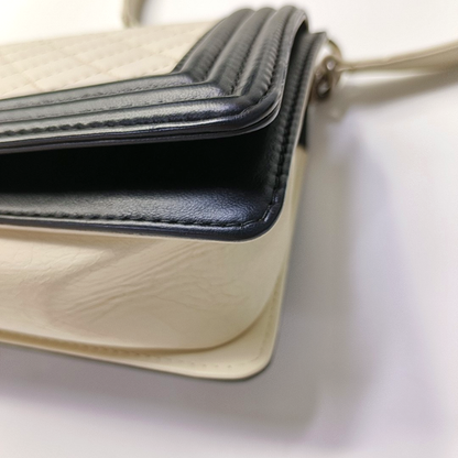 CHANEL BOY CHANEL Medium White Lamb Skin Quilted Single Shoulder Bag Detachable Strap Rhodium Hardware 18 Clasp-(SKU)-959564808