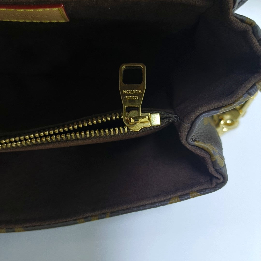 LOUIS VUITTON MÉTIS EAST WEST Brown Coated Canvas Monogram Crossbody Shoulder Bag Tote Bag Single Shoulder Bag with Detachable Straps-(SKU)-966155096