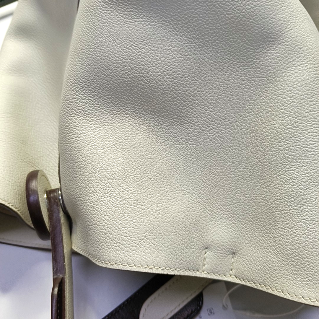 HERMÈS Licol 17 Glacier White Evercolor Leather Shoulder Bag with Silver Hardware, C-(SKU)-945823403