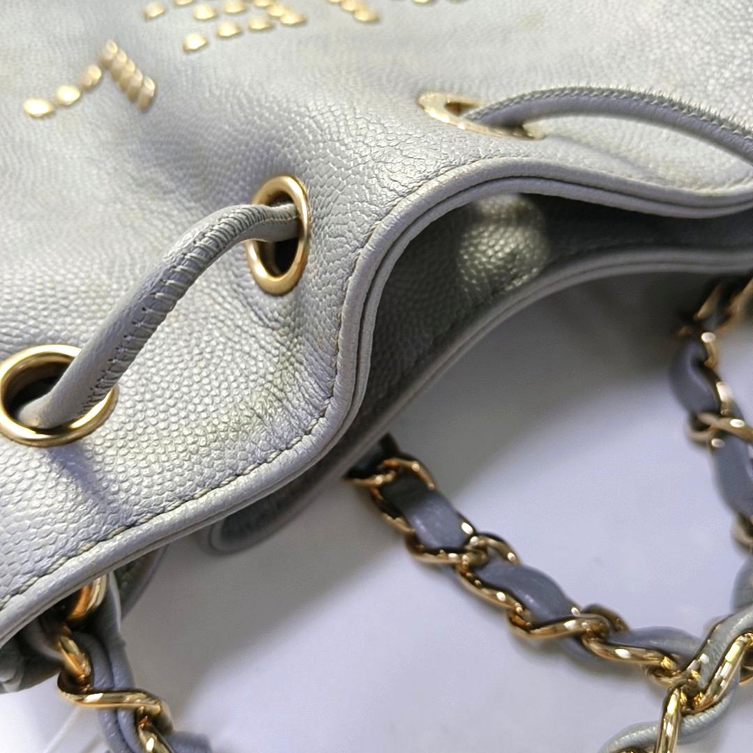 CHANEL DEAUVILLE DRAWSTRING BUCKET Medium Grey Grained Leather Drawstring Bucket Bag Crossbody Bag Single Shoulder Bag Golden Hardware 29cm-(SKU)-951664392