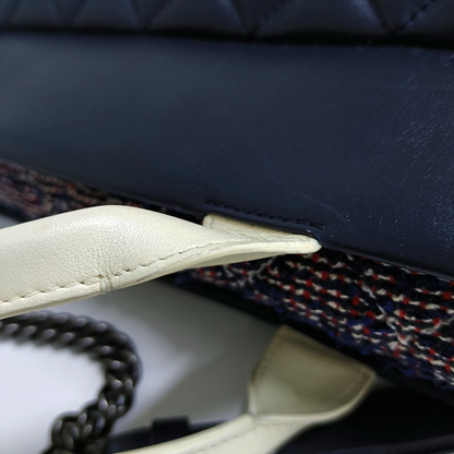 CHANEL PORTOBELLO Blue Calfskin Quilted Matelassé Shoulder Bag Crossbody Bag Handbag Rutenium Hardware 22 Clasp-(SKU)-958286214