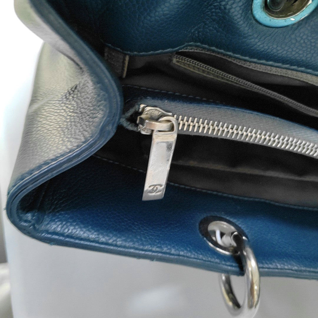 CHANEL CHANEL GST Large Blue Calfskin Quilted Matelassé Shoulder Bag Silver Hardware 17 Clasp-(SKU)-966451937