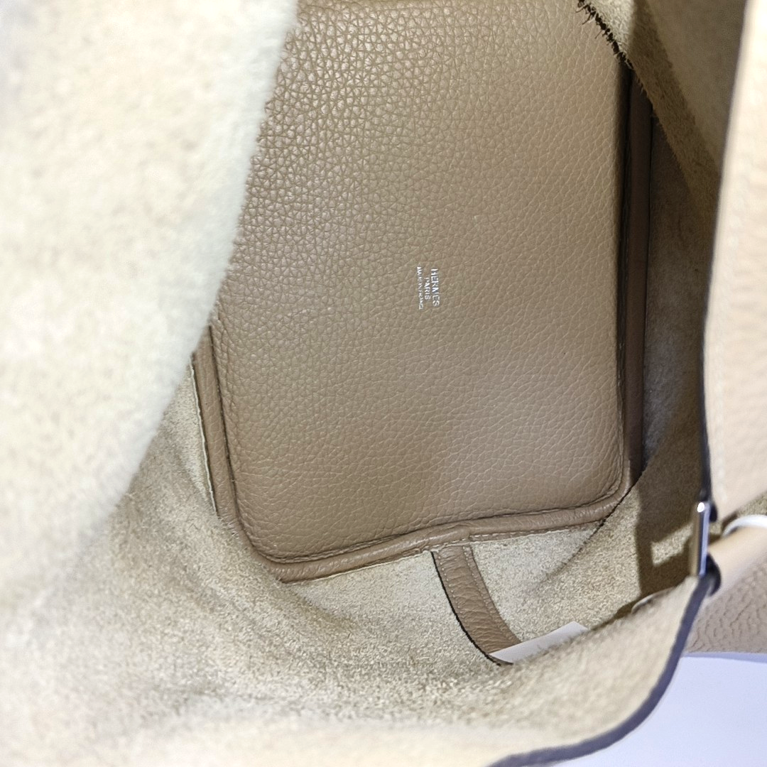 HERMÈS Picotin Lock 22 Khaki Clemence Leather Basket Handbag with Silver Hardware and X Engraving-(SKU)-955859168