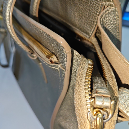 FERRAGAMO Amy Grey Leather Embossed Shoulder Bag Handbag Crossbody Golden hardware Removable shoulder strap-(SKU)-938858716