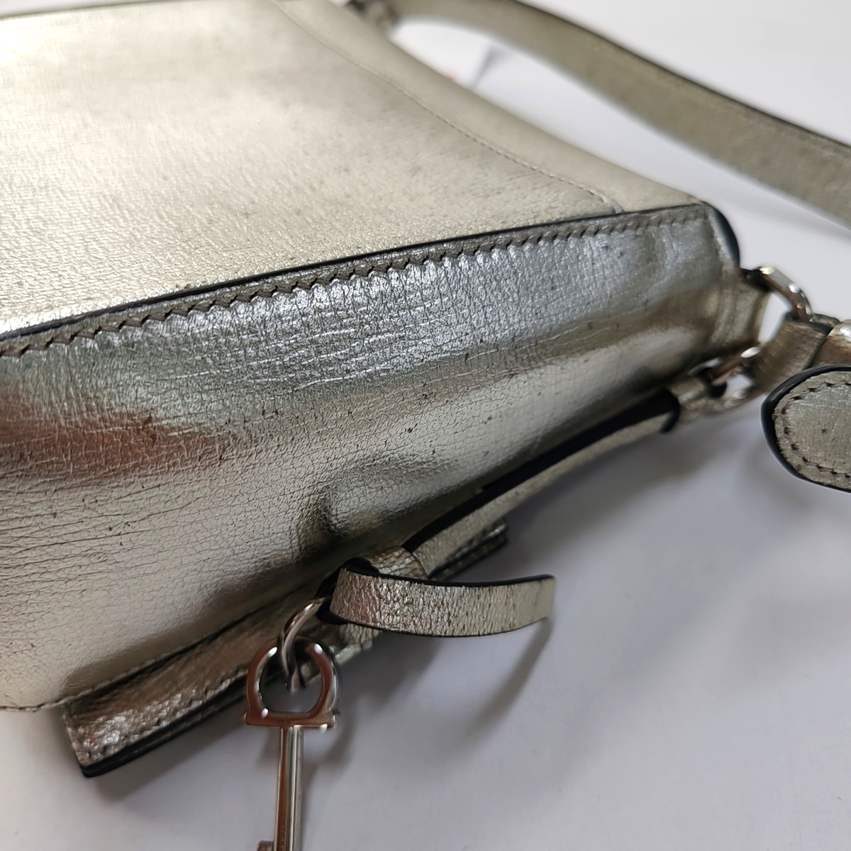 FERRAGAMO Silver Cowhide Crossbody Bag Shoulder Bag Silver Hardware-(SKU)-944296503