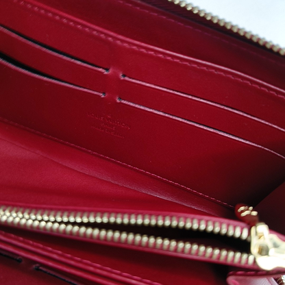 LOUIS VUITTON Red patent leather embossed wallet Golden hardware-(SKU)-959605154