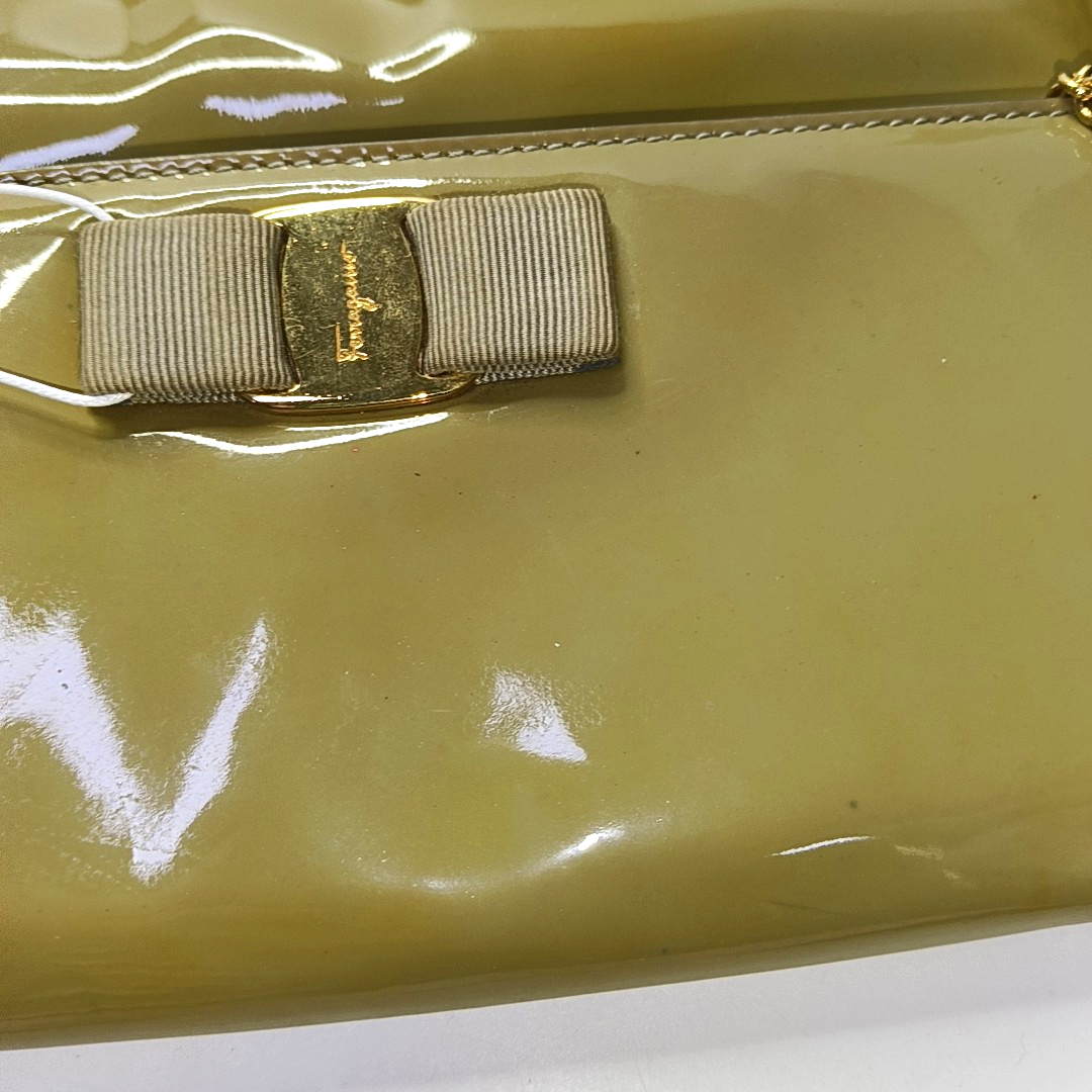 FERRAGAMO Ginny Green Cowhide Single Shoulder Bag Crossbody Golden hardware-(SKU)-942638146