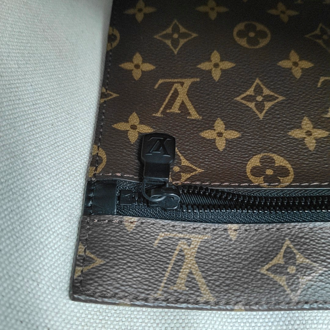 LOUIS VUITTON WEEK-END Large Size Brown Coated Canvas Monogram Single Shoulder Bag Handbag Black Hardware Removable Shoulder Strap-(SKU)-955520114