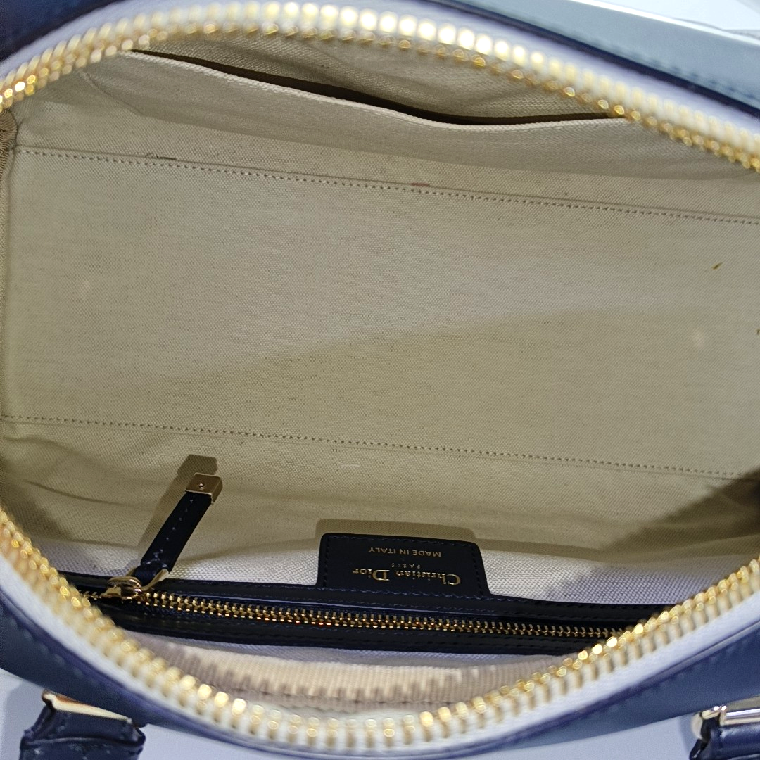 DIOR Vibe Silver Cowhide Single Shoulder Bag with Gold Hardware, Removable Strap-(SKU)-964309600