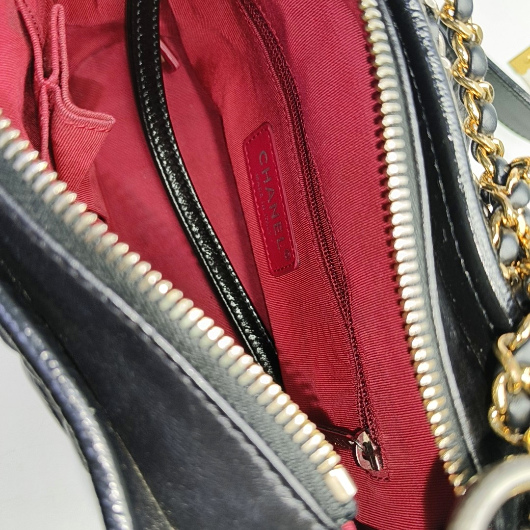 CHANEL GABRIELLE Small Black Leather Quilted Chain Bag Crossbody Bag, Single Shoulder Bag, Handbag, Gold and Silver Rhodium-Plated Hardware, 24 Clasp, Detachable Shoulder Strap-(SKU)-957601167