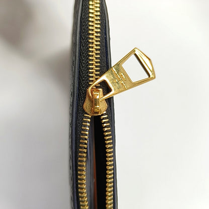LOUIS VUITTON CARRYALL Small size black leather Monogram embossed black samurai crossbody bag, gold hardware, interior pocket, removable shoulder strap, complete accessories-(SKU)-967863888