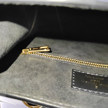 LOUIS VUITTON SAC PLAT BB Black EPI Leather Water Ripple Music Book Bag Crossbody Bag Shoulder Bag Tote Bag Adjustable Strap Golden Hardware Removable Strap-(SKU)-947466137