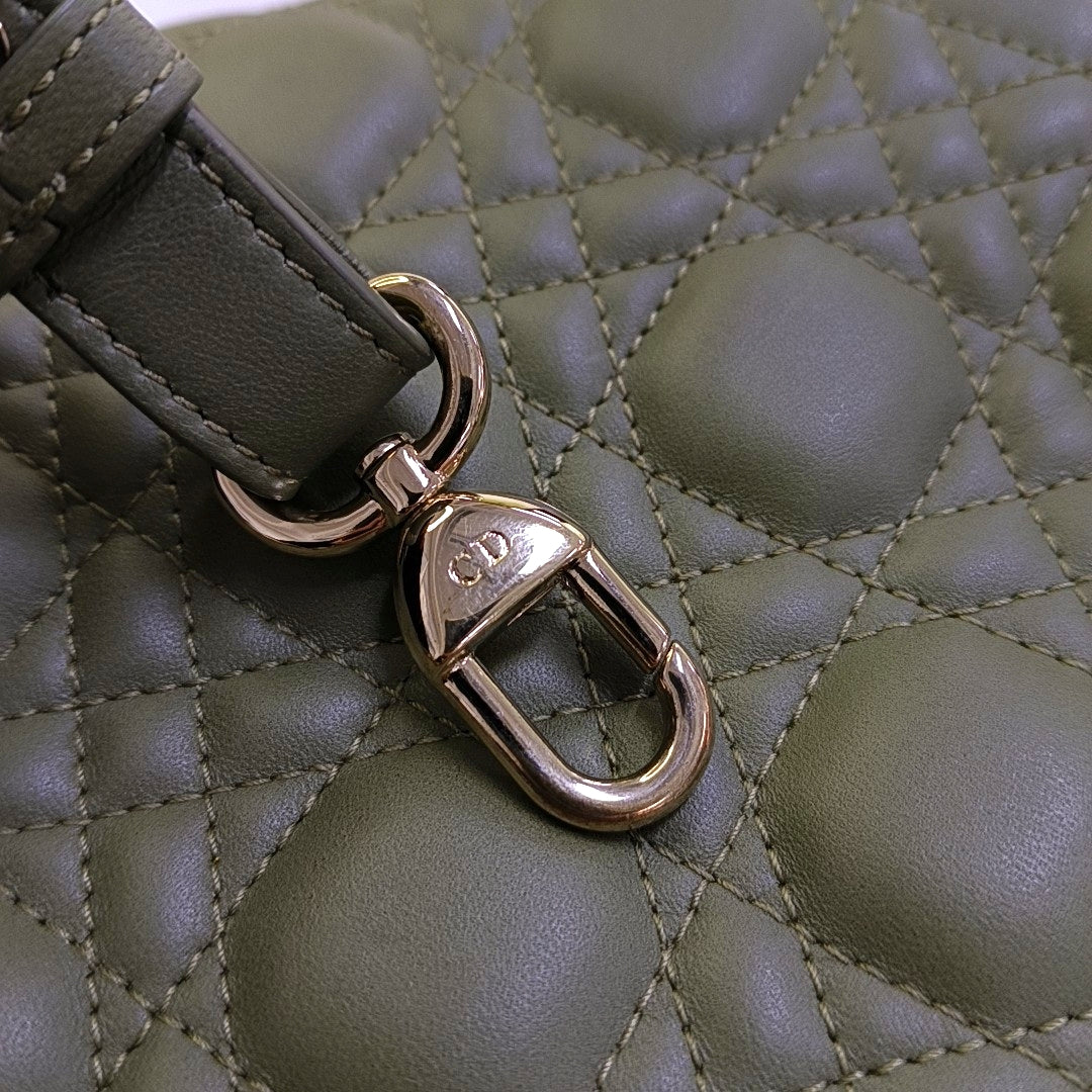 DIOR Lady Dior Small Green Lamb Skin Quilted Cannage Four-Gusset Shoulder Bag with Golden Hardware and Detachable Strap-(SKU)-968039587