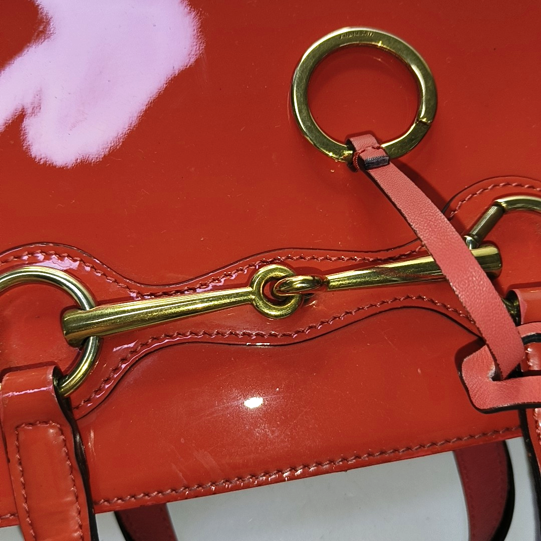 GUCCI Horsebit Chain Red Patent Leather Horsebit Shoulder and Handbag Golden hardware Removable shoulder strap-(SKU)-954143882