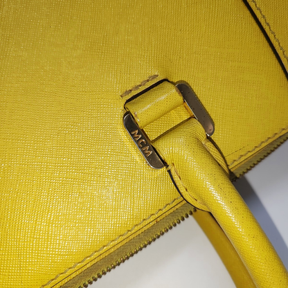 MCM NUOVO Yellow Leather Sling Shoulder Bag Golden hardware Removable shoulder strap-(SKU)-940313912