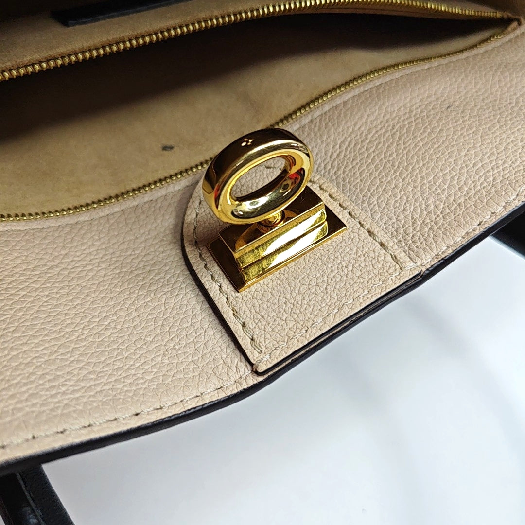 LOUIS VUITTON ON MY SIDE Medium Size Green Calfskin Monogram Single Shoulder Bag Handbag Gold Hardware Removable Shoulder Strap-(SKU)-968040035