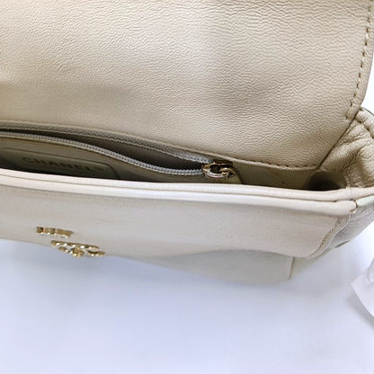 CHANEL ELAPHE White Lamb Skin V-Stitch Single Shoulder Bag Handbag Crossbody Bag with Gold Hardware-(SKU)-964402541