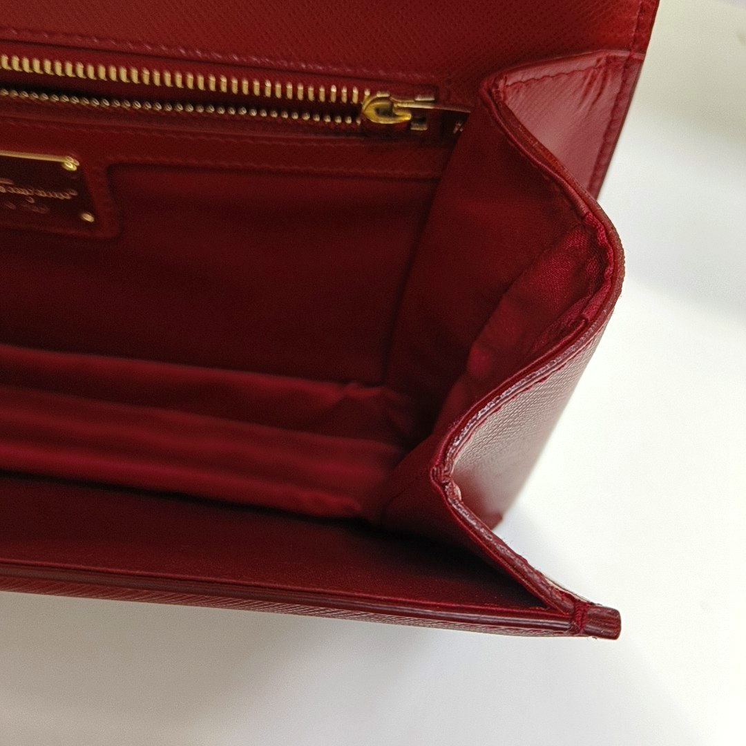 FERRAGAMO Ginny Red Cowhide Crossbody Single Shoulder Bag Golden hardware-(SKU)-941055982