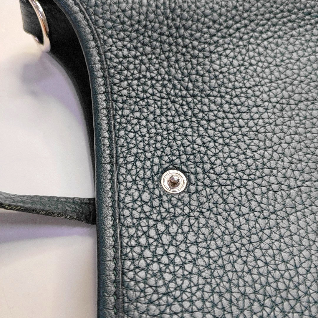 HERMÈS Evelyne 17 Pine Green Clemence Leather Cut-Out Evelyne Bag with Silver Hardware C-(SKU)-968742099