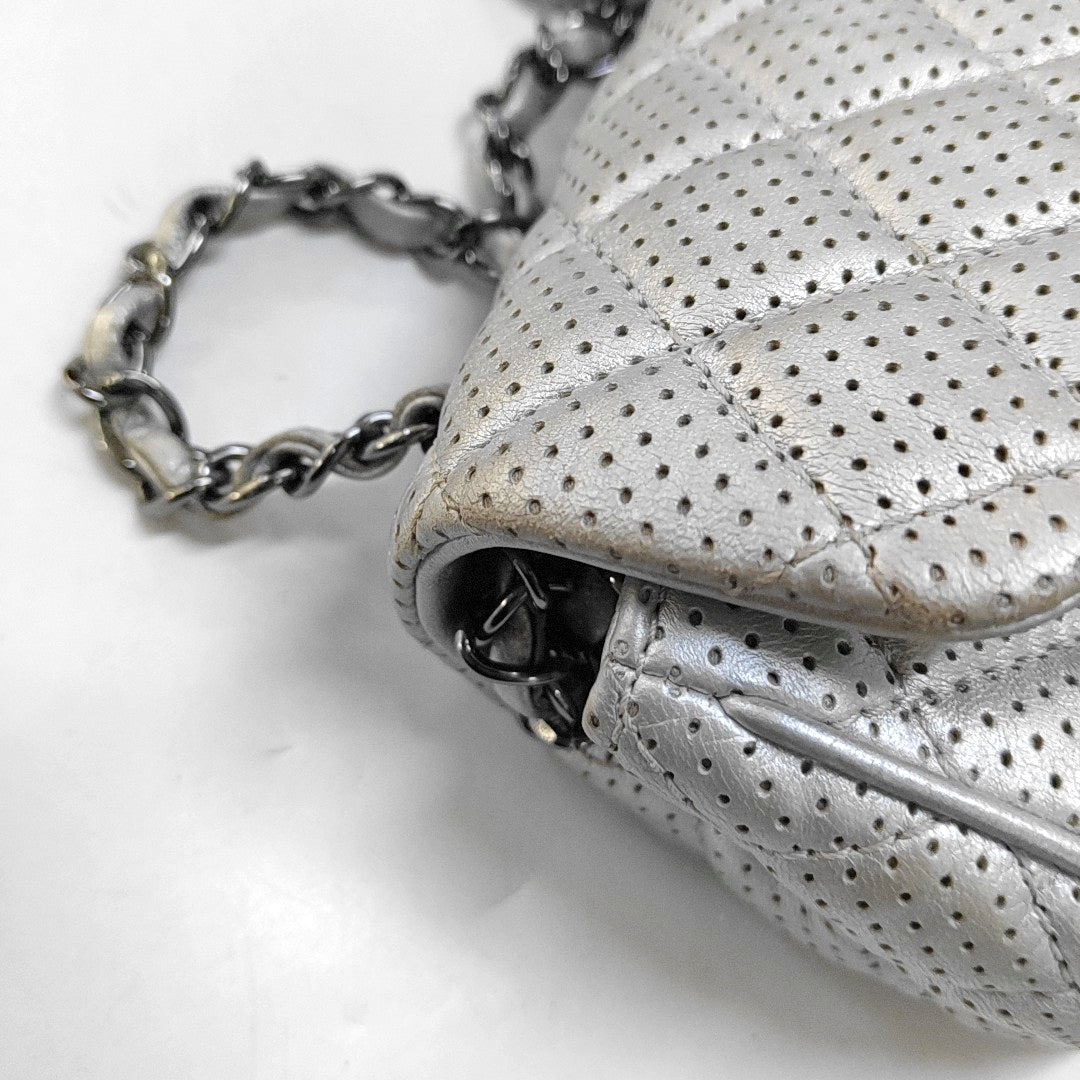 CHANEL CLASSIC FLAP Mini Silver Lamb Skin Quilted Square Crossbody Shoulder Bag Silver Hardware 19 Clasp-(SKU)-968090847