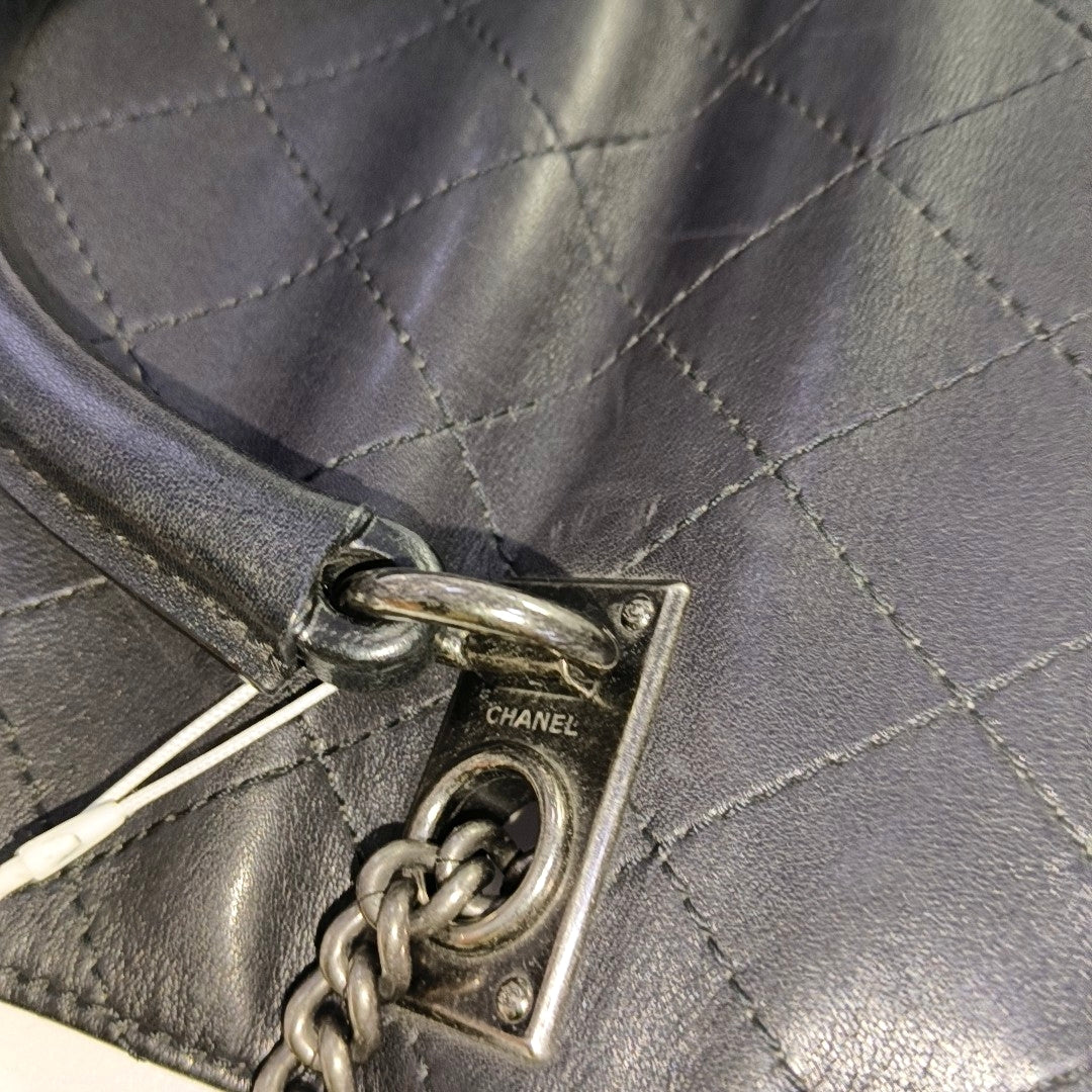 CHANEL LUXURY TOP Small Black Calfskin Quilted Shoulder Bag Tote Crossbody Bag Ruthenium Hardware 22K Clasp-(SKU)-965599174